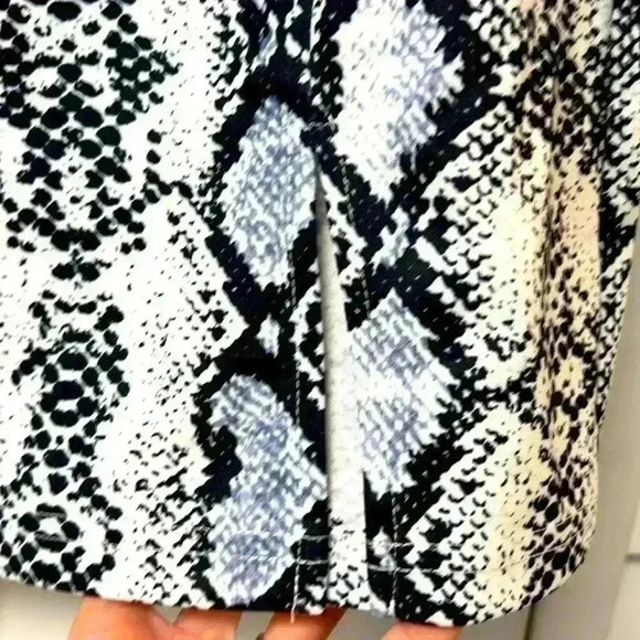 SHEIN Snakeskin Pull On Stretch Mini Skirt Size 5 - Picture 3 of 5